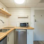 Deluxe Studio W/ Lakeview - Free Parking/Pool