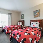 Huge Screened Patio That Overlooks Lake Buck, Near Famous Attractions!!