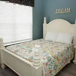 Windsor Hills End Unit, South Facing Pool 7666!