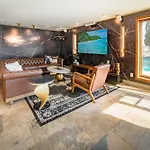 Luxury Lakefront 100,000 Gal Pool Villa - Orlando