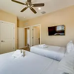 Less Than 2 Mi To Wdw Attractions Luxe Family Getaway!