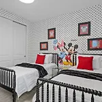 5 Bedrooms- 4,5 Bathrooms- Reunion 7641 Fd