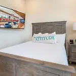 Cozy Cottage With Hot Tub Near Disney With Margaritaville Resort Island H2O Access - 8056Dr