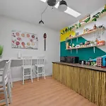 Banana Leaf Villa-Vintage Vibes Suites