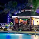 Beautiful Orlando Lakefront Condo 5 Minutes From Disney