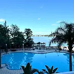 Beautiful Orlando Lakefront Condo 5 Minutes From Disney
