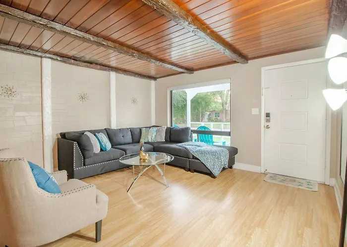 6Br Urban Escape Pets Ok Fast Wi-Fi