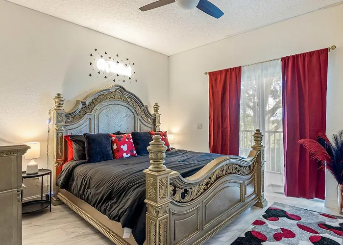 Fun-Filled Condo Mins From Disney W Pool Hot Tub & Games
