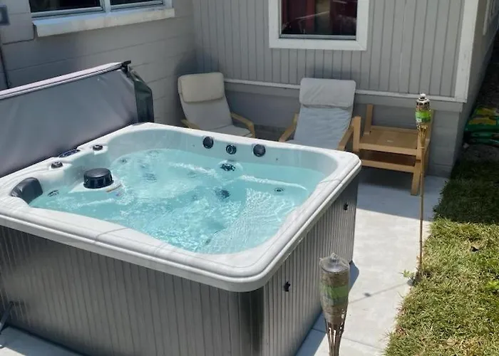 Modern Family Retreat Near Orlando Attractions