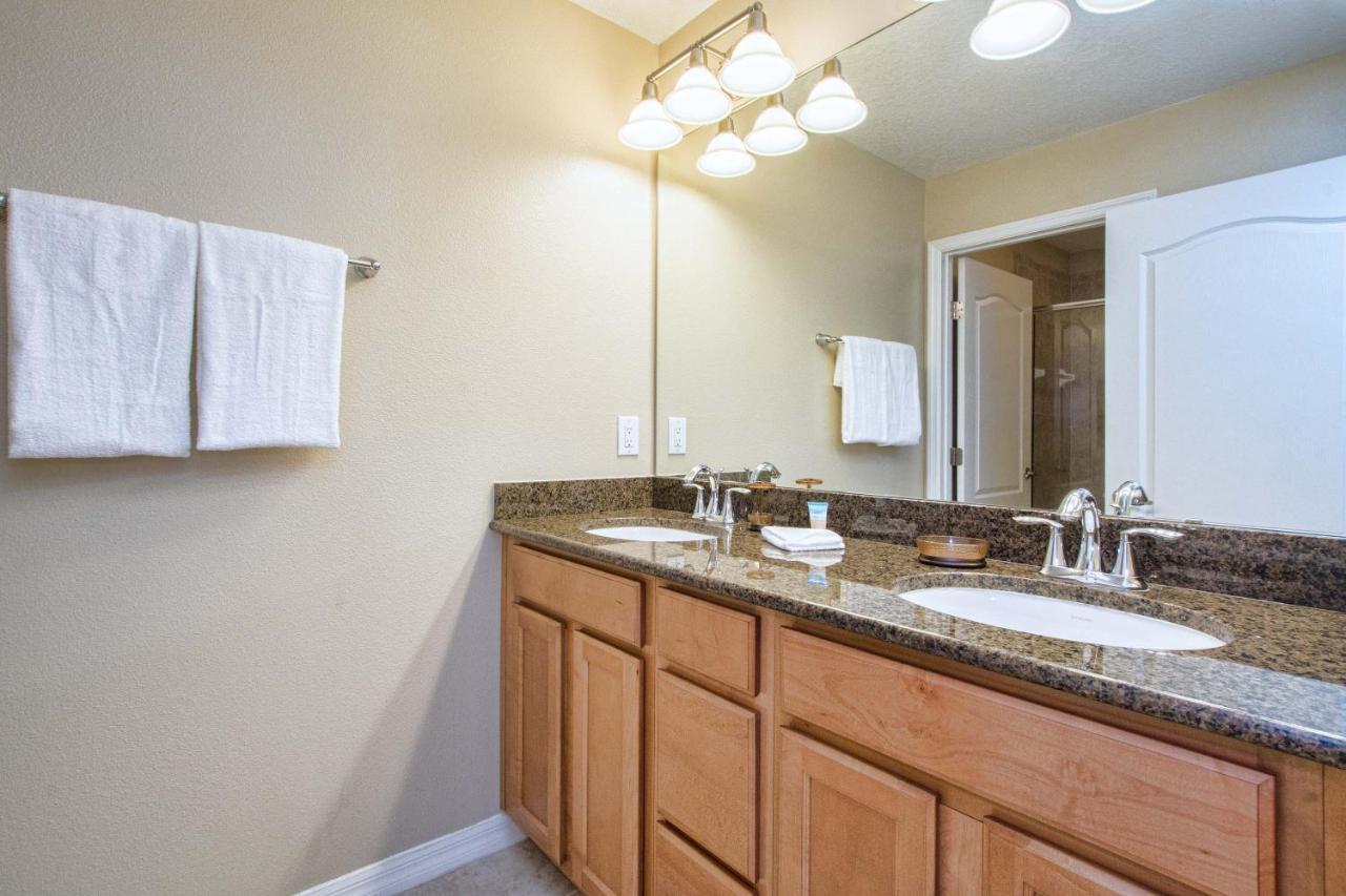 Close To Clubhouse, Splashpool-3026pp * Orlando