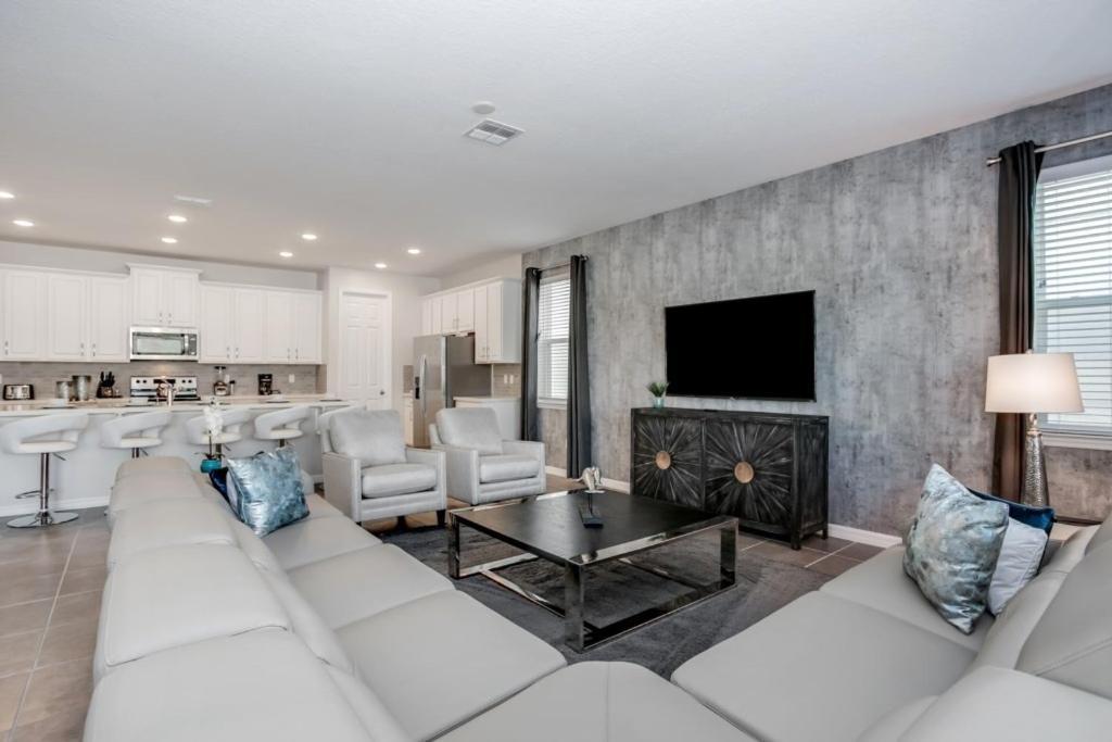 1810cvt Solara 9 Bedroom 6 Bathroom