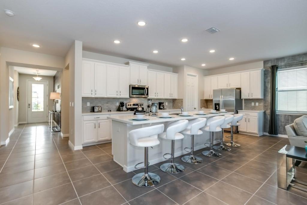 1810cvt Solara 9 Bedroom 6 Bathroom *