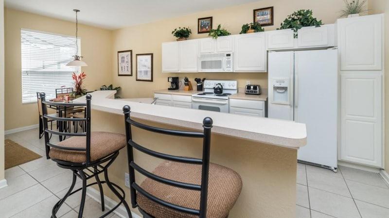 Stunning 5 Bedroom 5 Bath Pool In Windsor Hills Holiday home