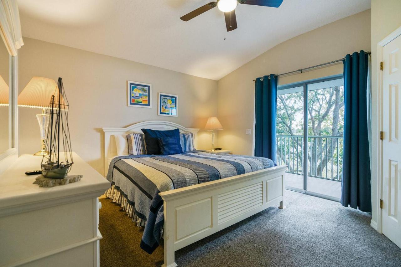 Huge Screened Patio That Overlooks Buck, Near Famous Attractions!! Apartment Orlando