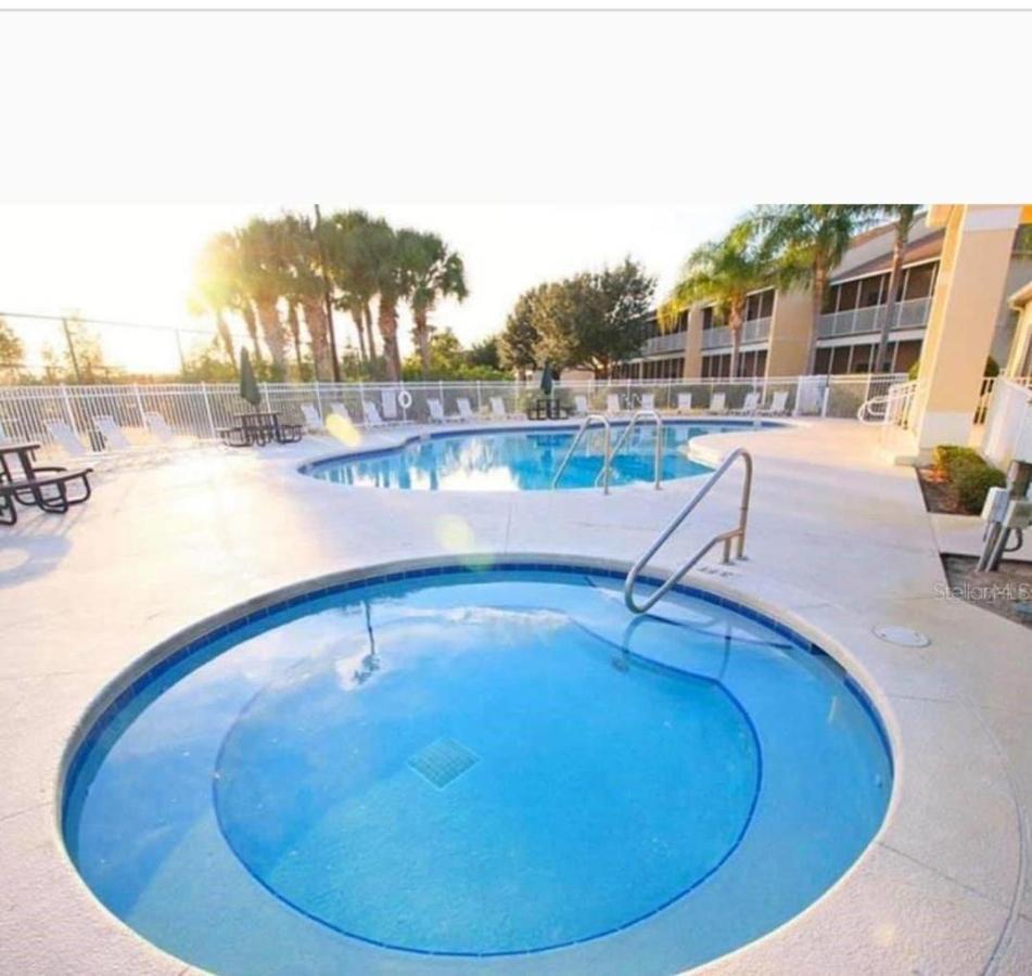 Huge Screened Patio That Overlooks Buck, Near Famous Attractions!! * Orlando