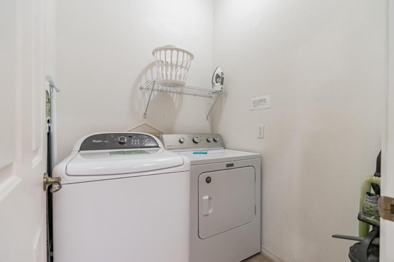 Huge Screened Patio That Overlooks Buck, Near Famous Attractions!! Apartment