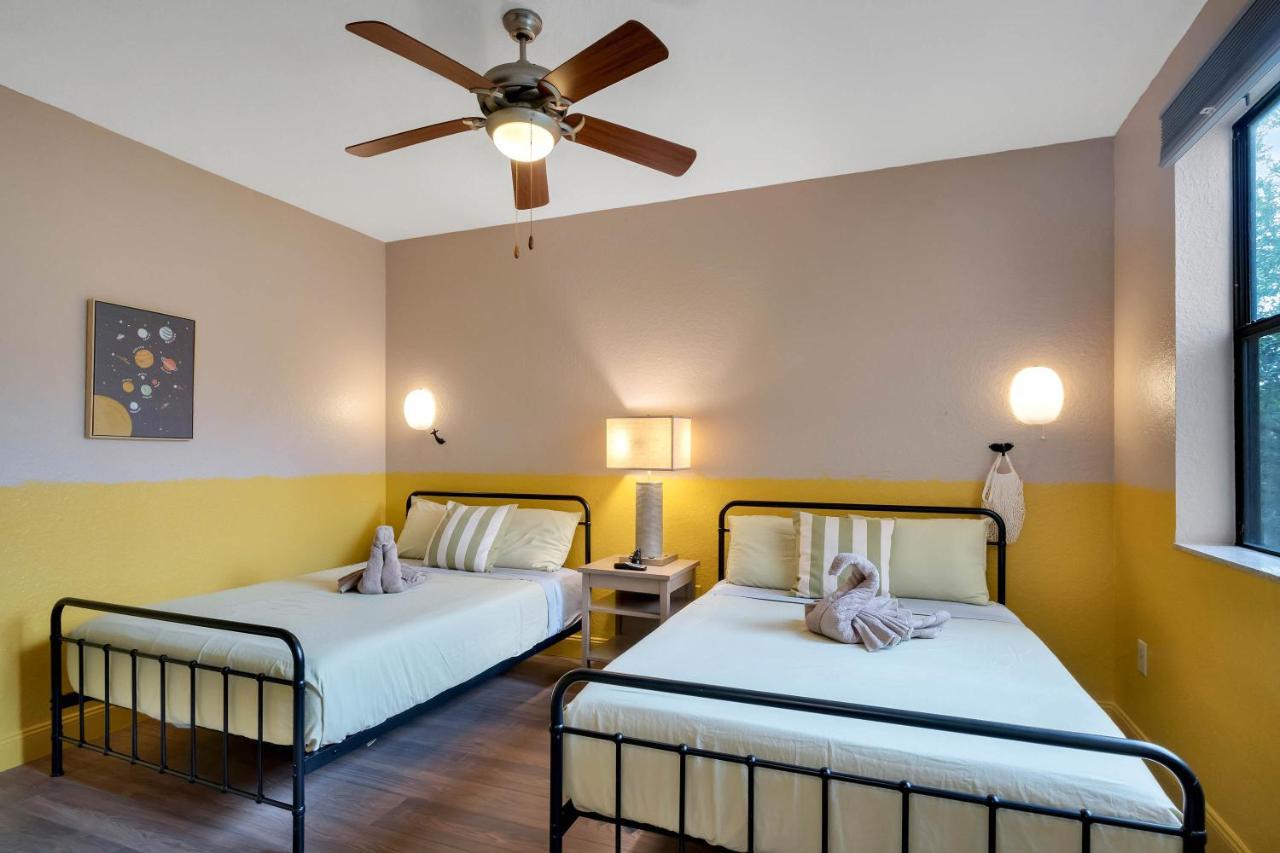 Apartment Designer 3br/2ba Corner - & Universal *