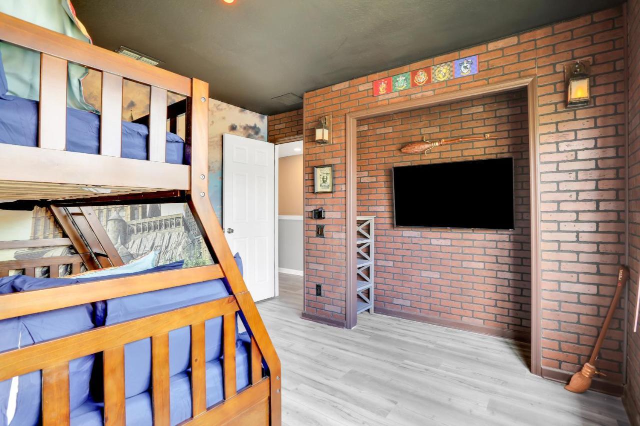 Holiday home Remarkable Themed With Amenities