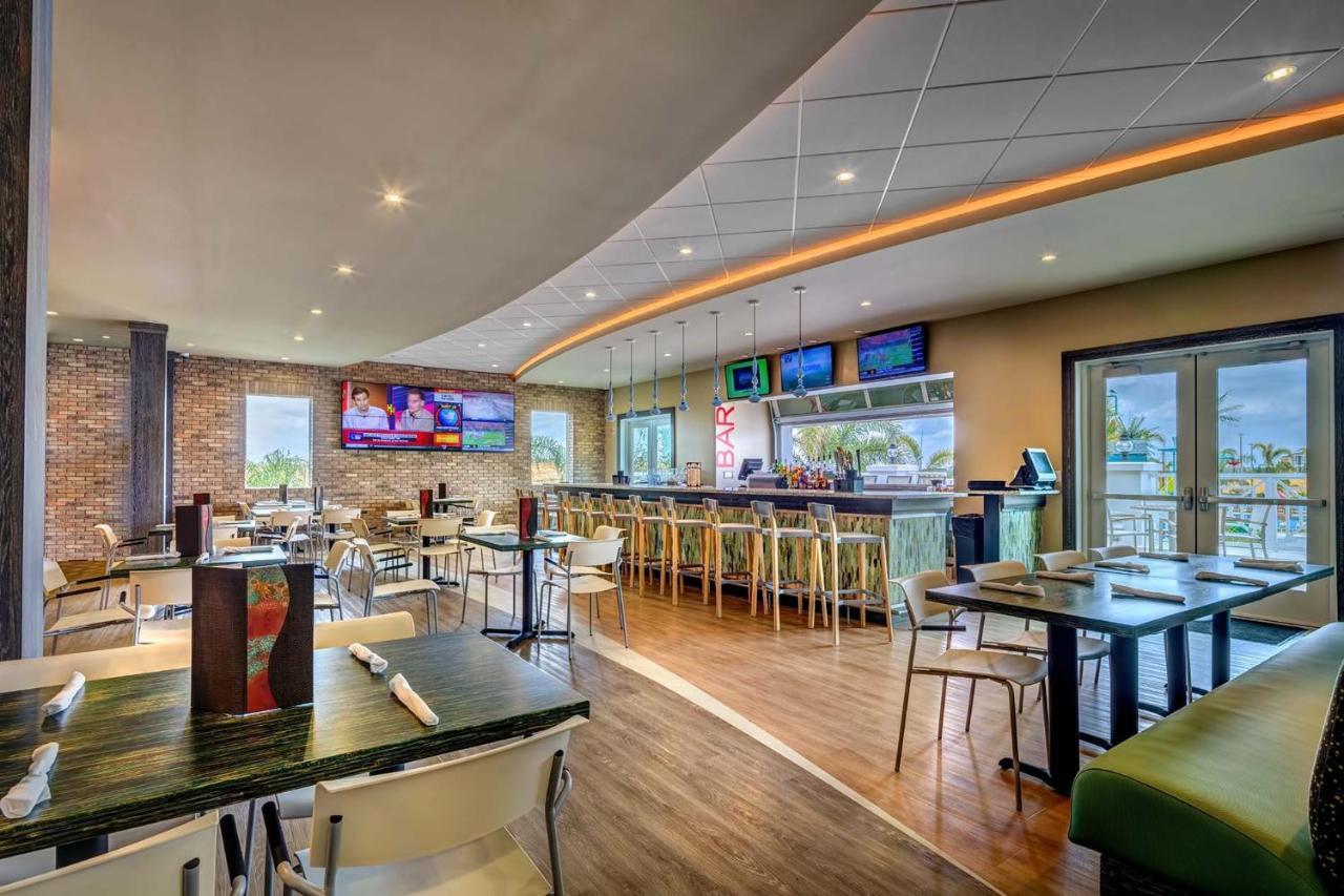 Vibrant With Pool Table & Amenities Near By Rentyl - 7707g Orlando