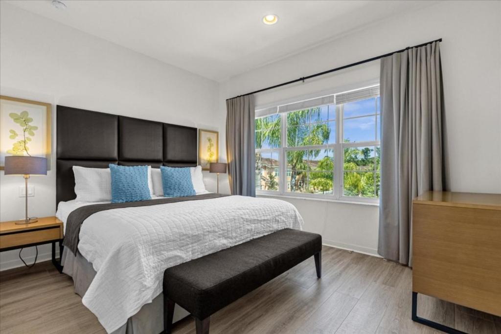 3 Bedroom- 3 Bathroom Regal Oaks 2671rl Holiday home