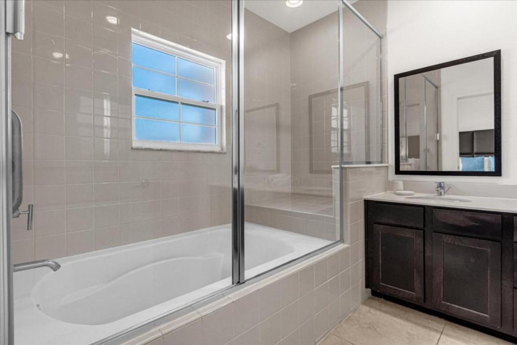 3 Bedroom- 3 Bathroom Regal Oaks 2671rl