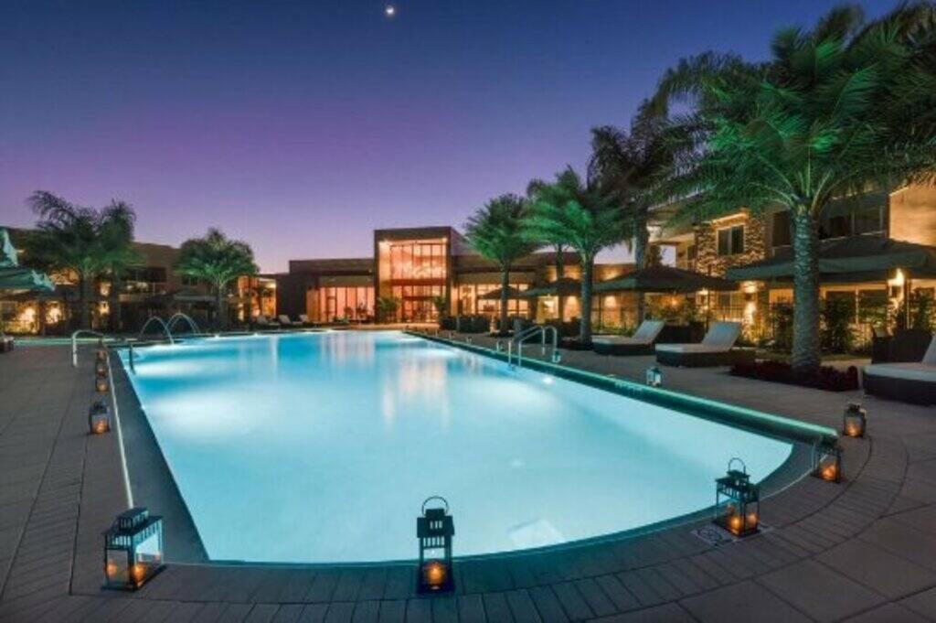 Sophisticated 4 En W Private Hot Tub & Bb Holiday home *