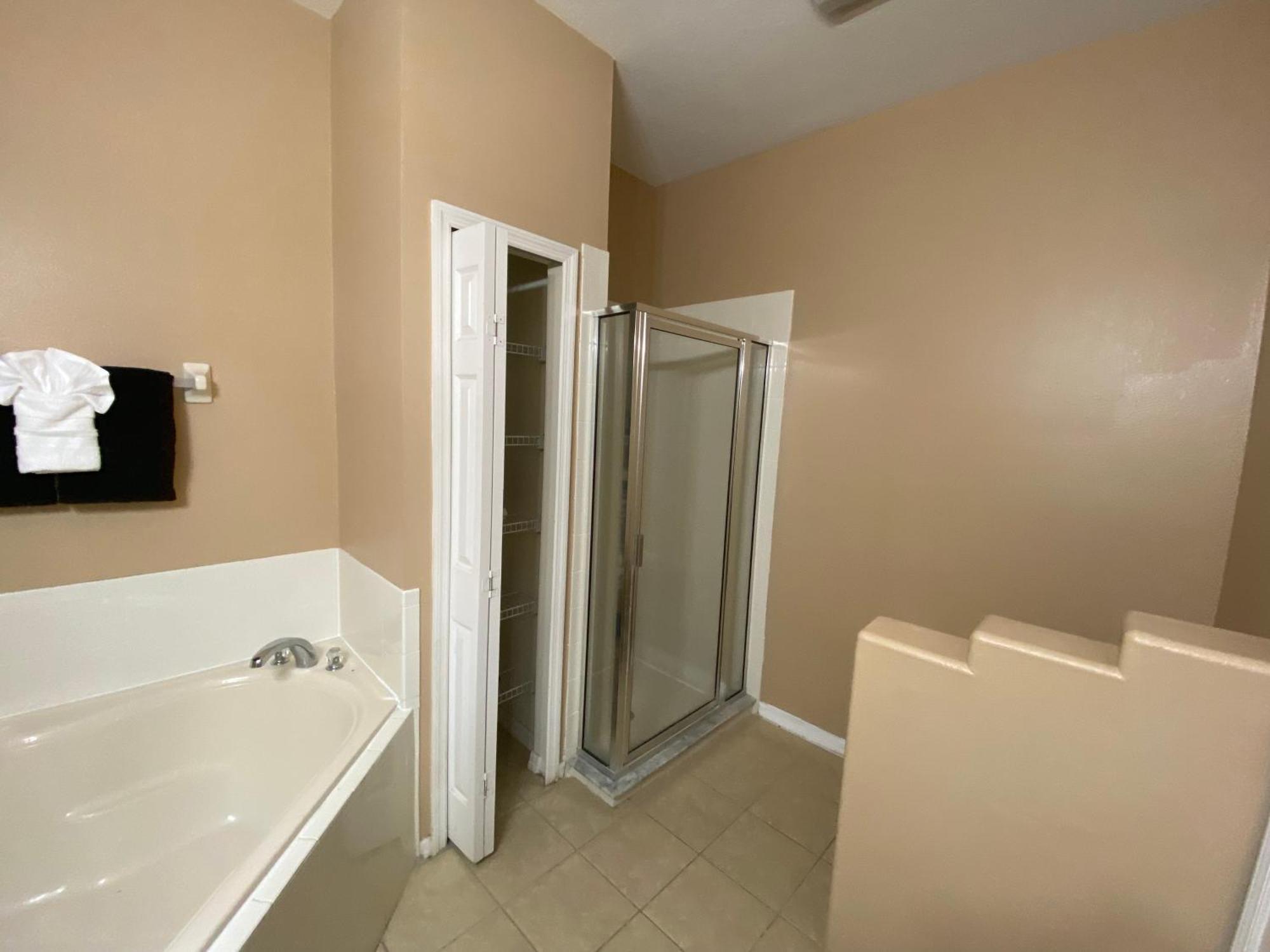 Glen Brook 4bedrooms/3baths W Private Pool And *