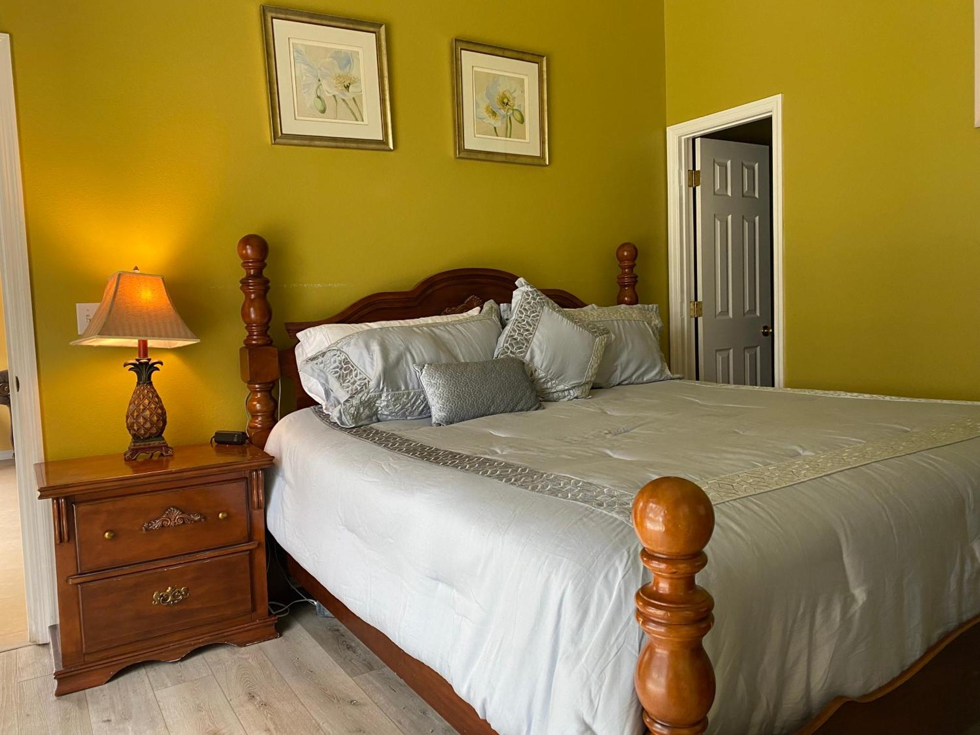 Glen Brook 4bedrooms/3baths W Private Pool And *