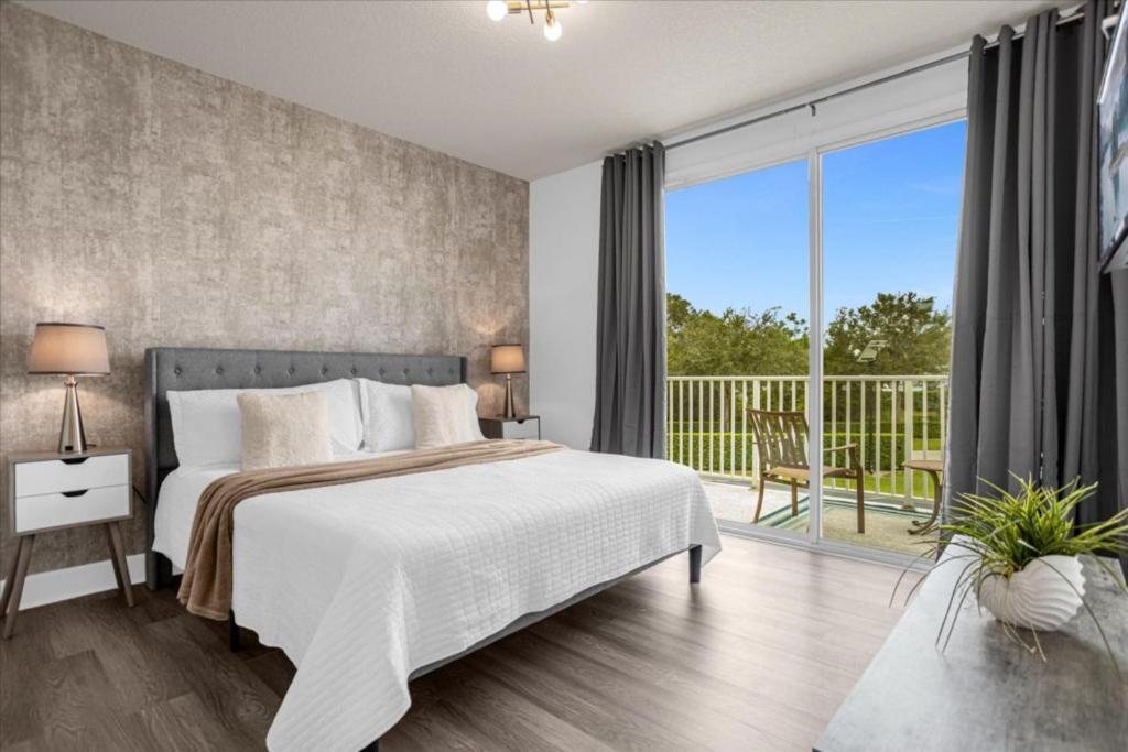 3 Bedrooms - 3 Bathroom The Retreat 1523 Rc