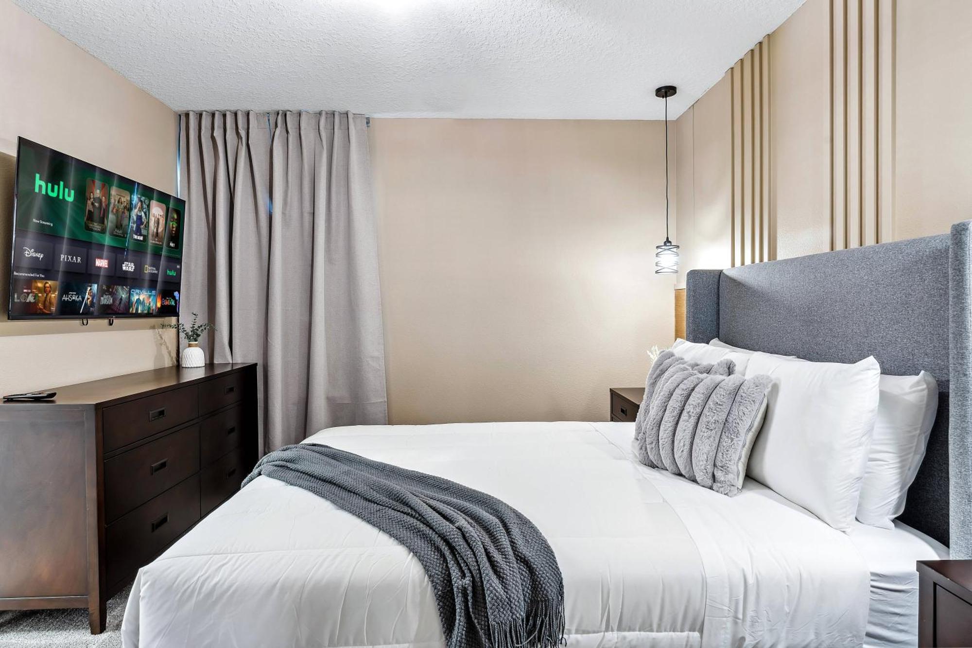 Holiday home Exquisite, Brand New 10br8ba For Up To 28 Guests Orlando