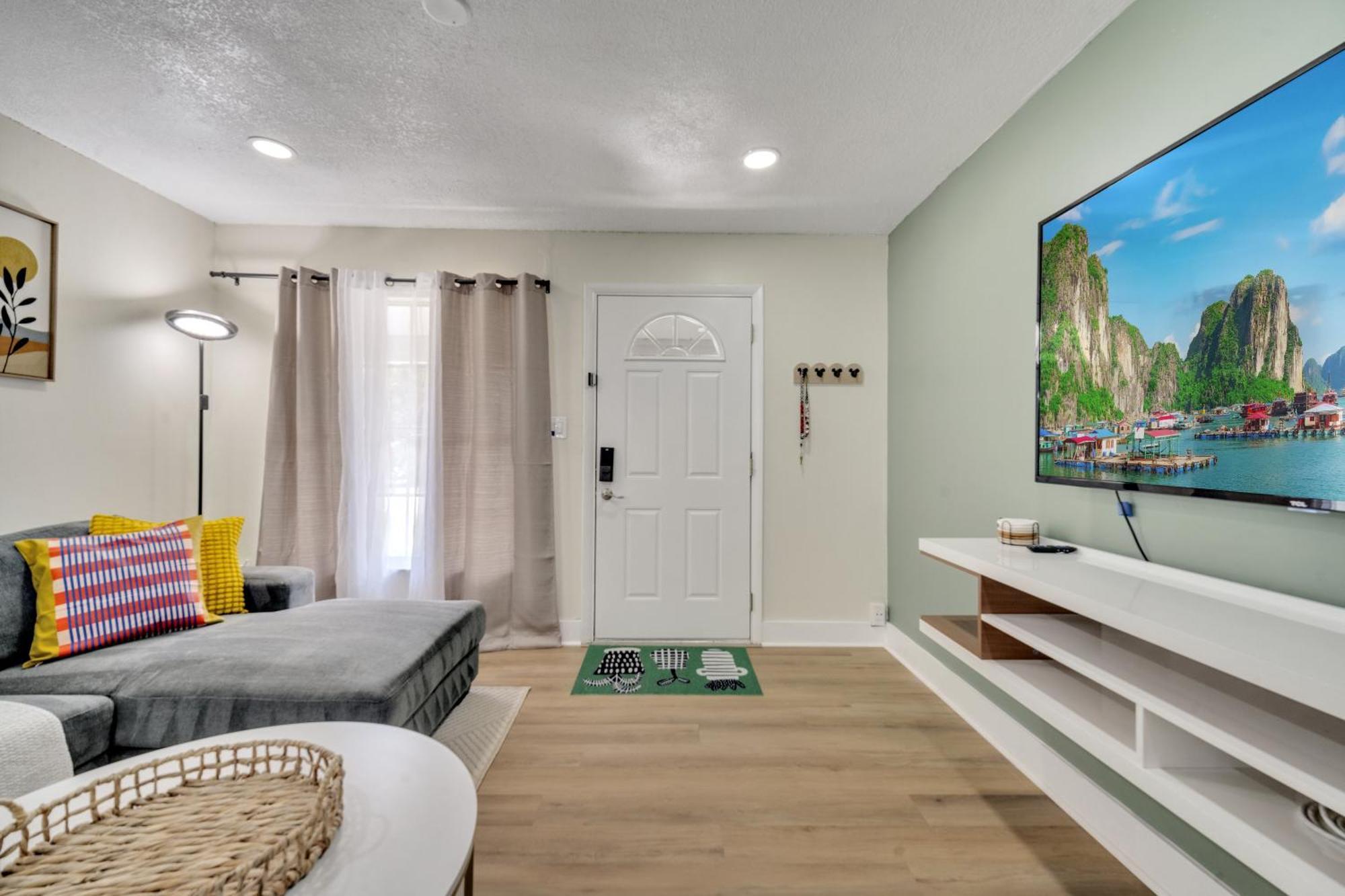 5br W Pool & Big Yard Near Universal *