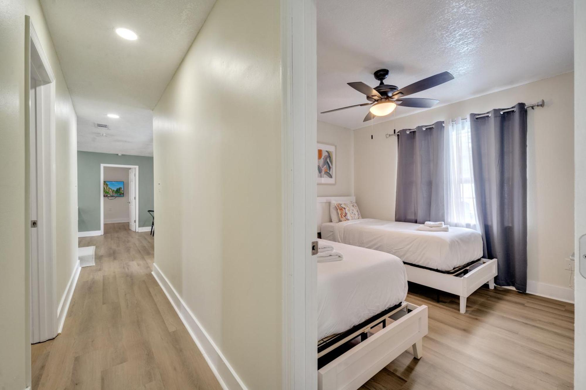 5br W Pool & Big Yard Near Universal Villa