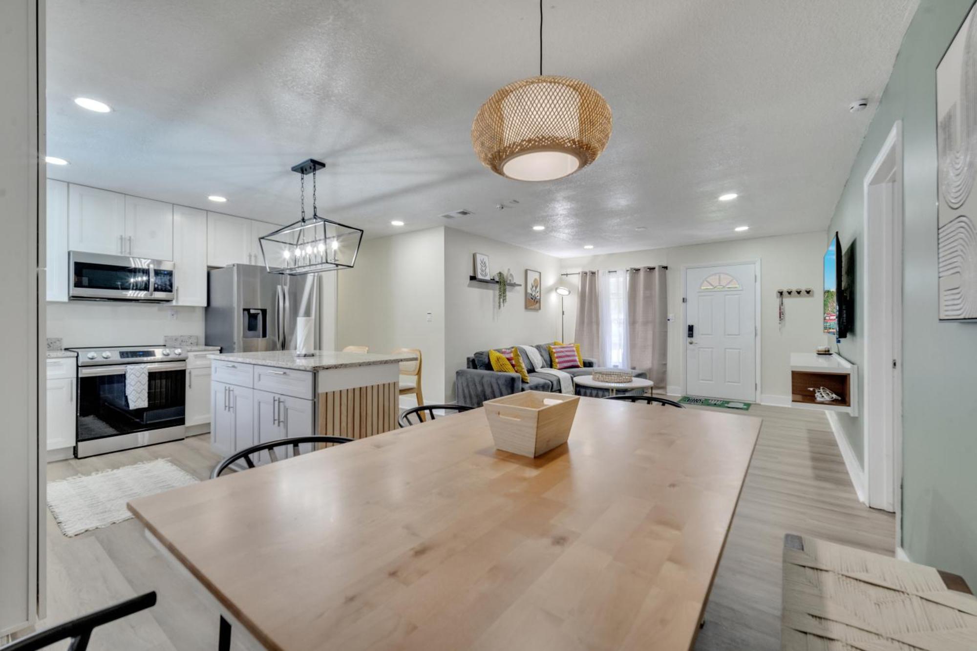 5br W Pool & Big Yard Near Universal *