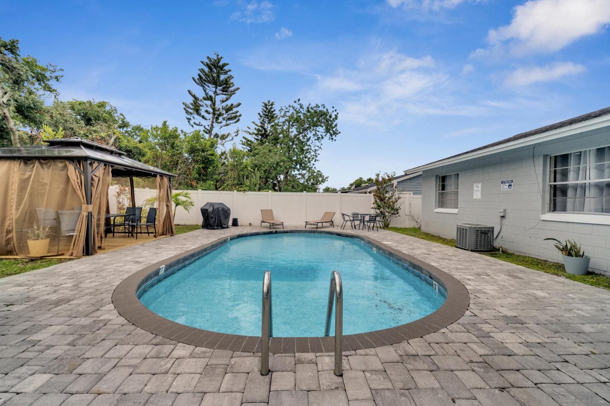 5br W Pool & Big Yard Near Universal Villa