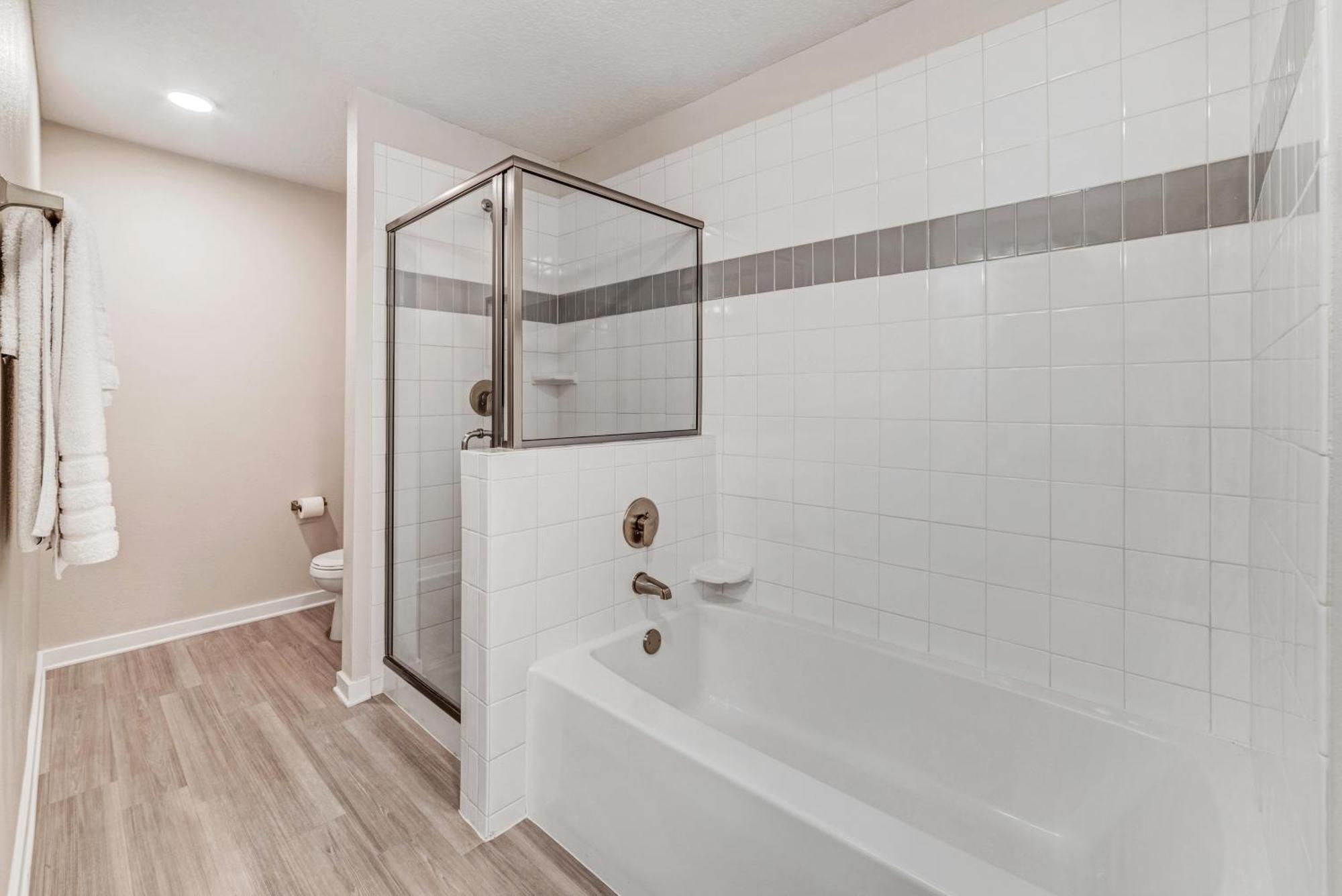 Apartment Modern 2br Near Icon Park, Convention Center And New Epic Universe Orlando