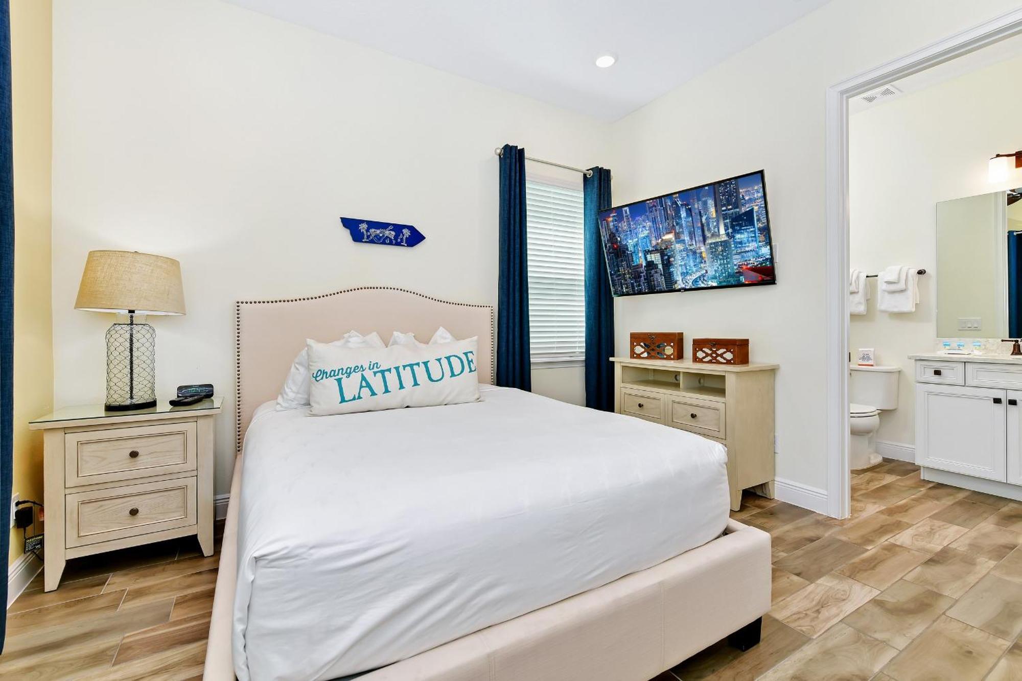 Sunshine With Private Pool Near With Margaritaville Island H20 Access - 8165su