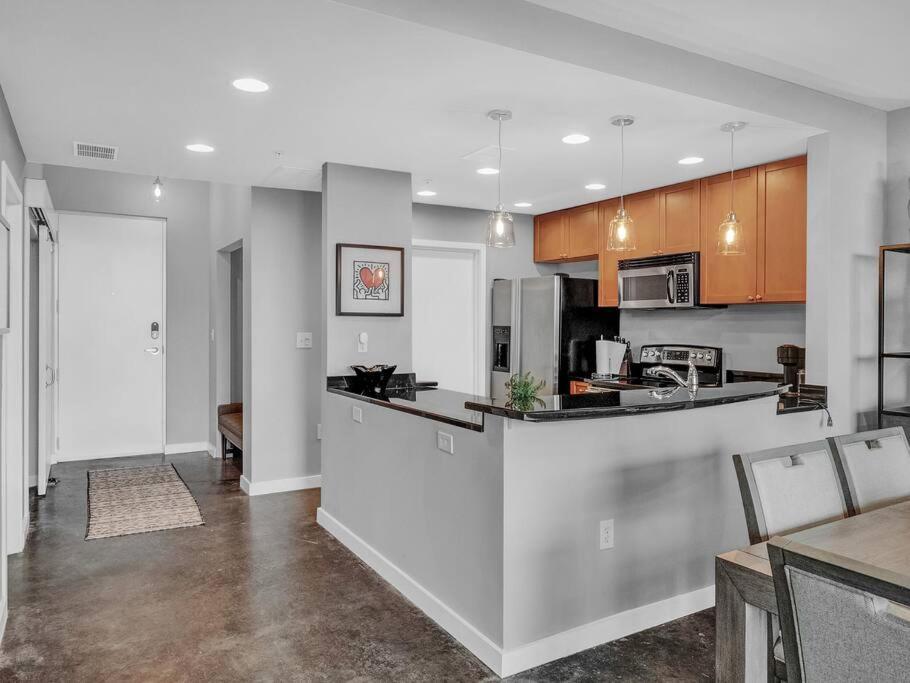 Eola Thornton Park Modern 2bed 2bath Secure Parking Apartment *