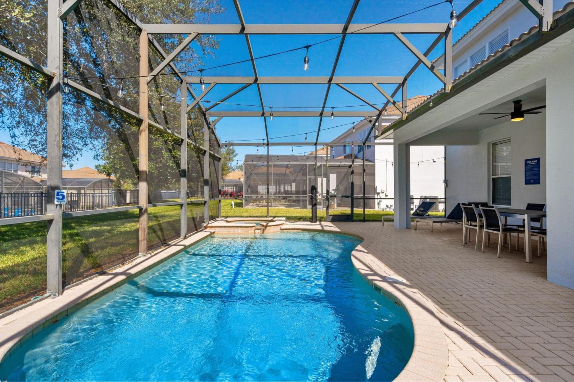 Luxurious 6br/4ba W/ Game And Private Pool Windsor Hills *