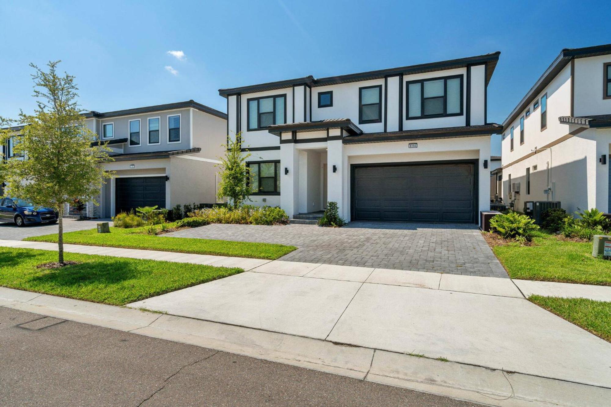 Luxury Living: 6br Near Seaworld Icon Park