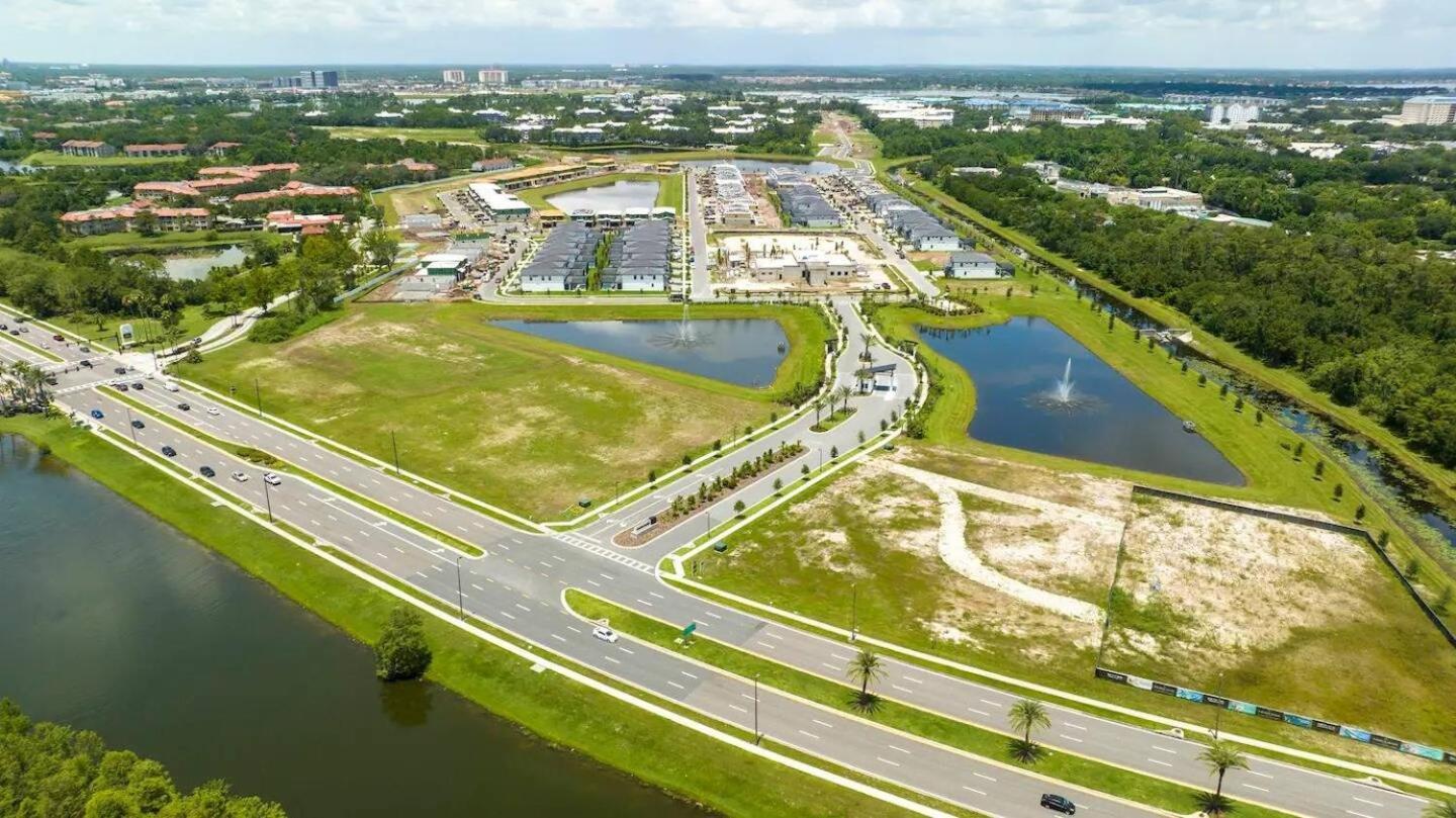 Luxury Living: 6br Near Seaworld Icon Park *