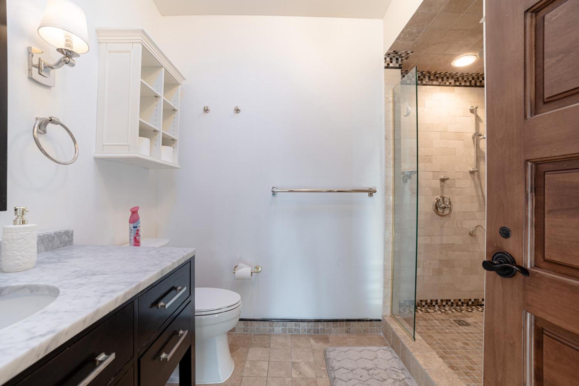 Luxury Lakefront 100,000 Gal Pool - Villa *