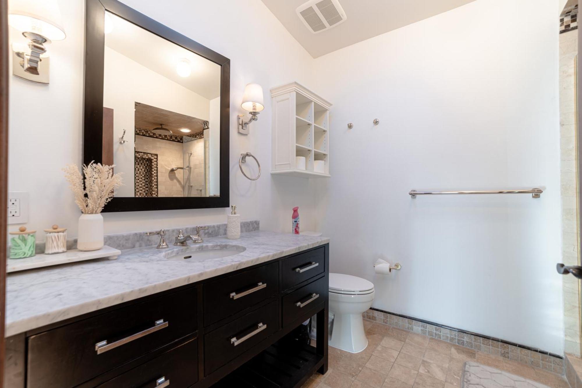 Villa Luxury Lakefront 100,000 Gal Pool - *