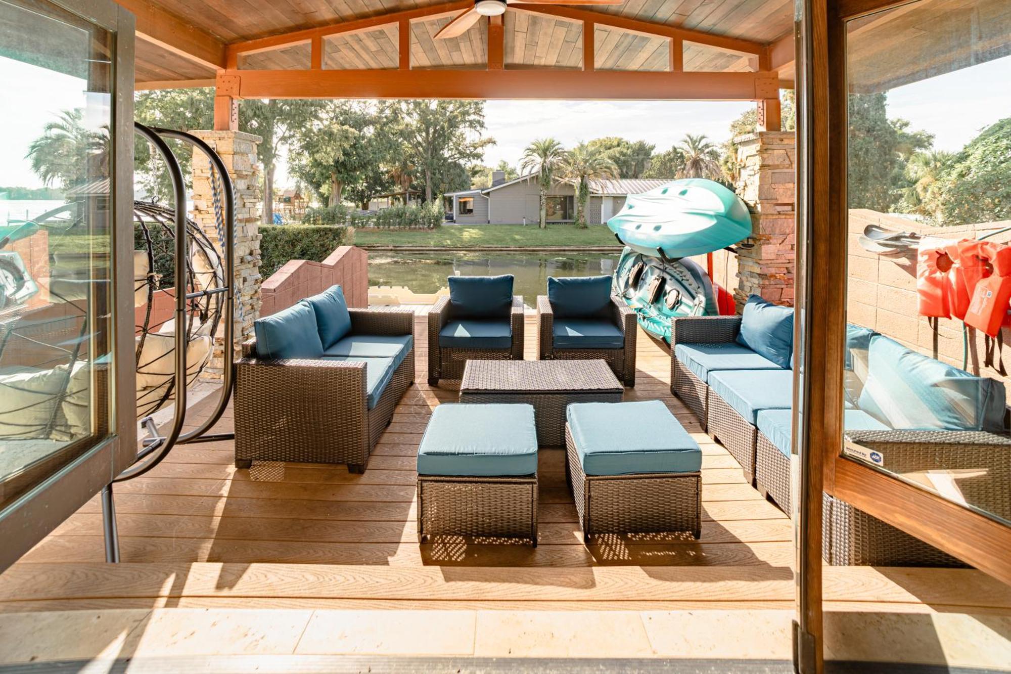Villa Luxury Lakefront 100,000 Gal Pool -