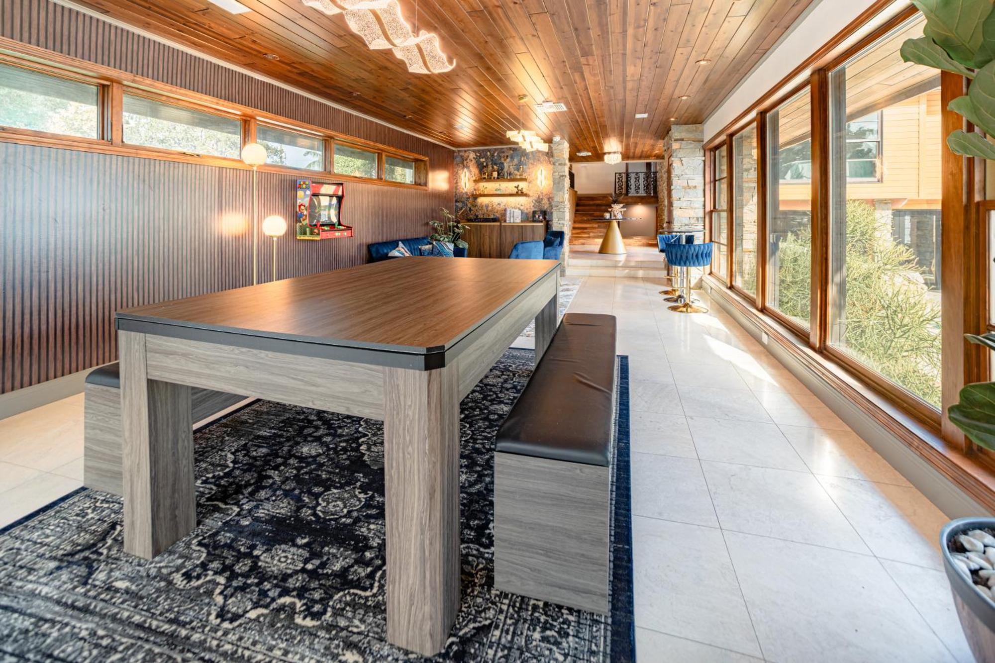 Villa Luxury Lakefront 100,000 Gal Pool -
