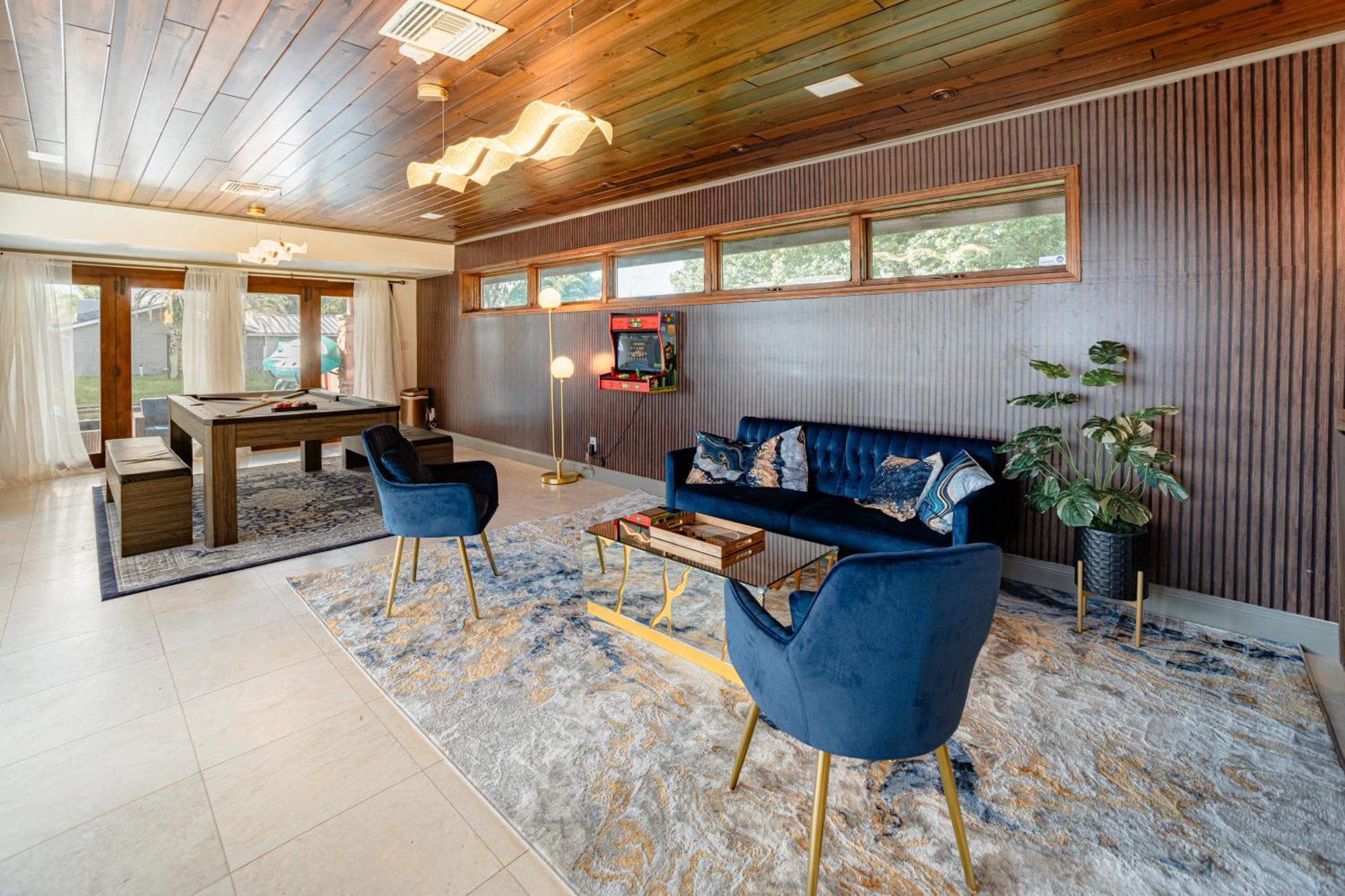 Villa Luxury Lakefront 100,000 Gal Pool - Orlando