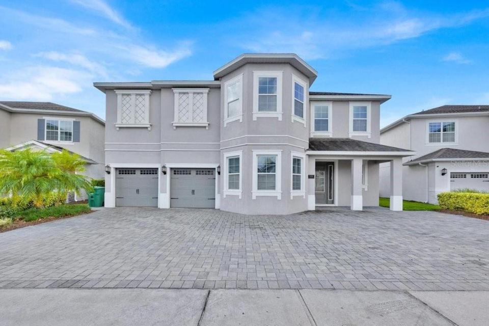 Luxury Encore 11bdr House Minutes To