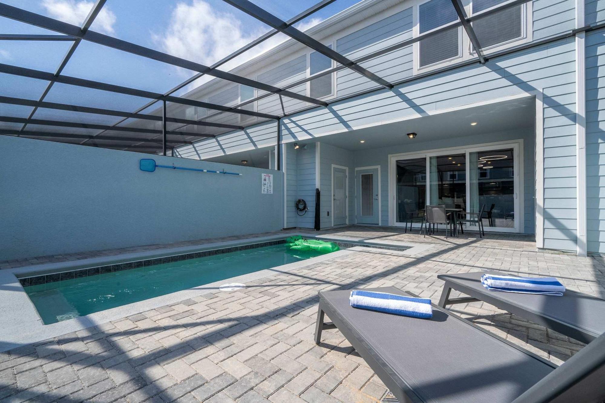 Luxury Private Pool & Themed Close To 1282 *