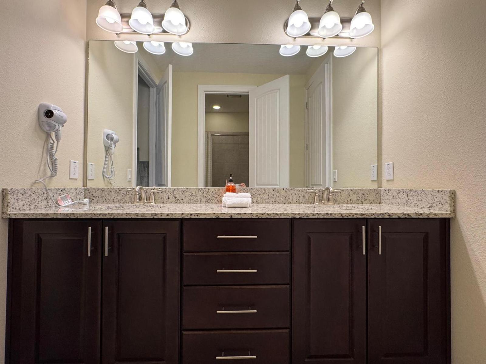 7613-8-bl-only 10 Minutes From Holiday home
