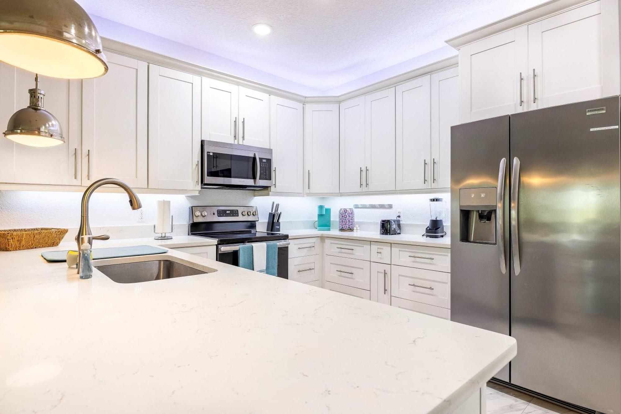 Fun-filled Mins From W Pool Hot Tub & Games Holiday home Orlando