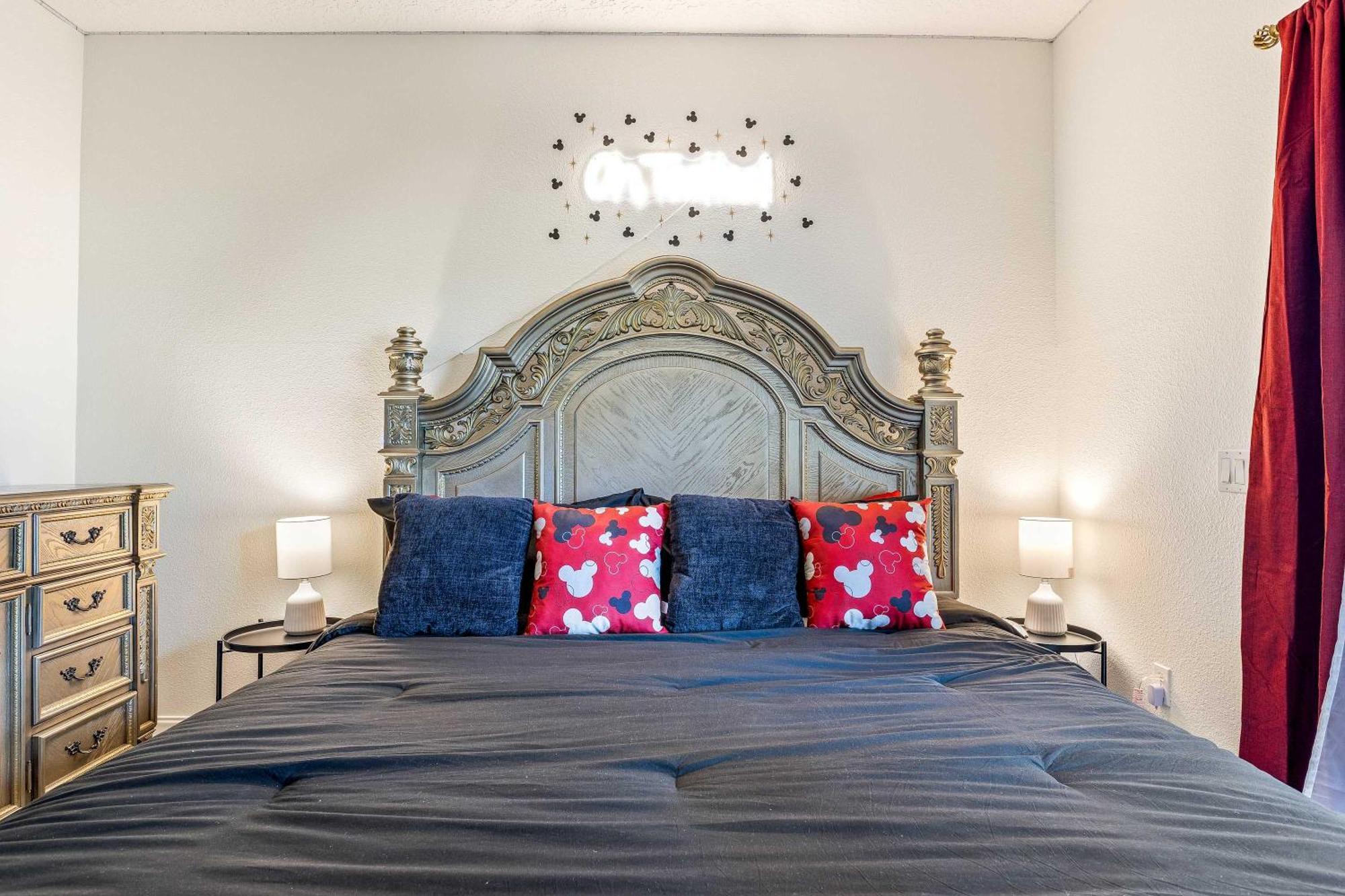 Fun-filled Mins From W Pool Hot Tub & Games Holiday home Orlando